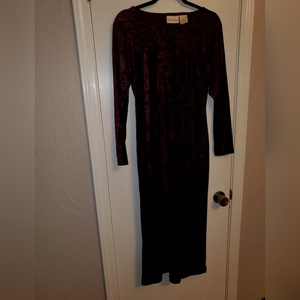New Visions 100% polyester crushed velvet size adult small with long sleeves.